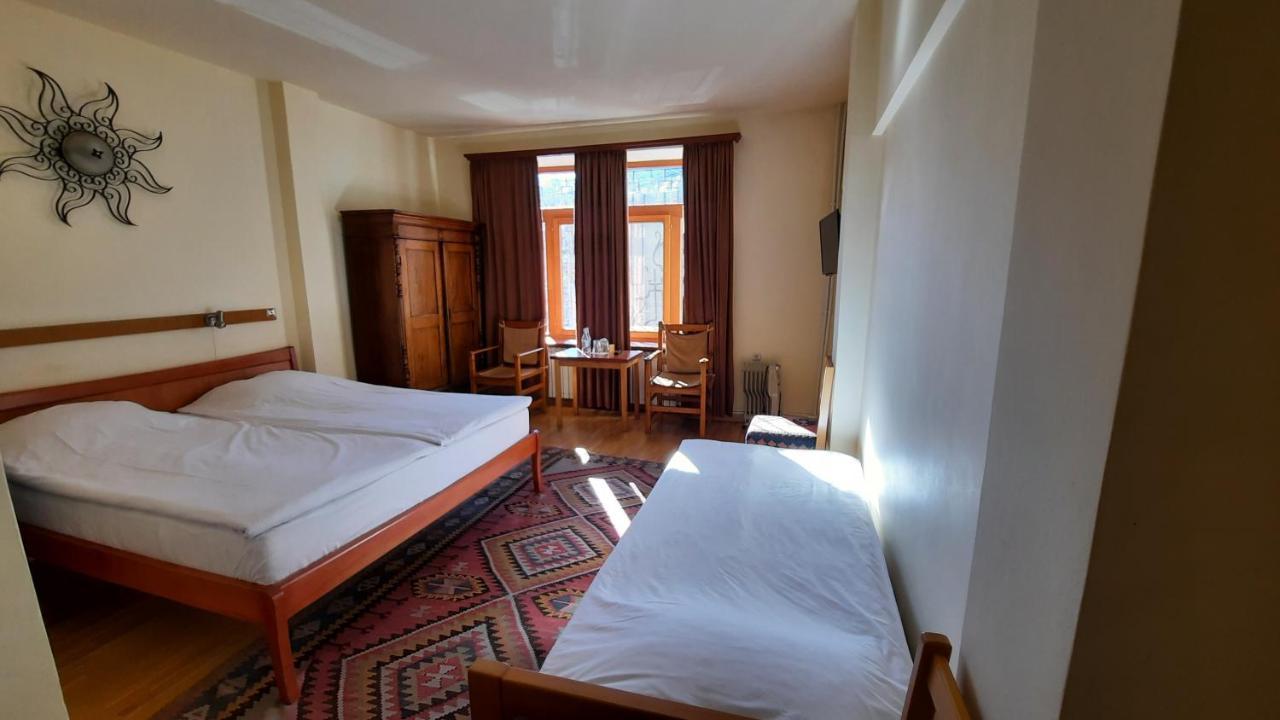 Hotel Mirhav Goris Luaran gambar