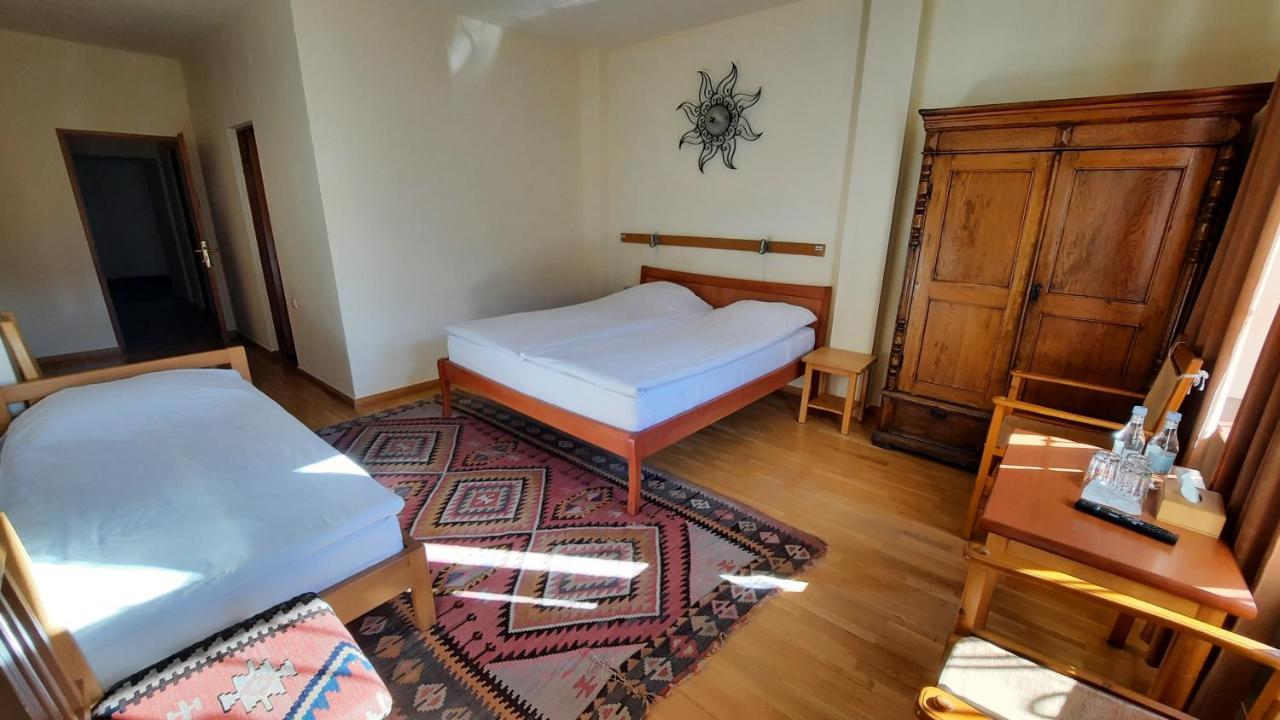 Hotel Mirhav Goris Luaran gambar