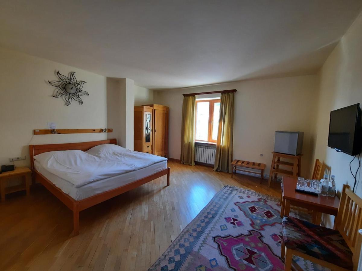 Hotel Mirhav Goris Luaran gambar
