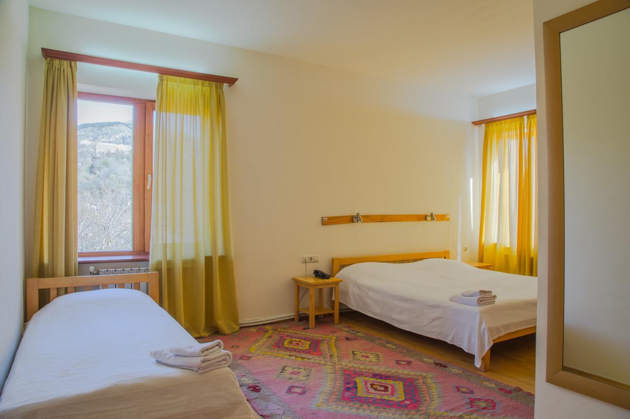 Hotel Mirhav Goris Luaran gambar