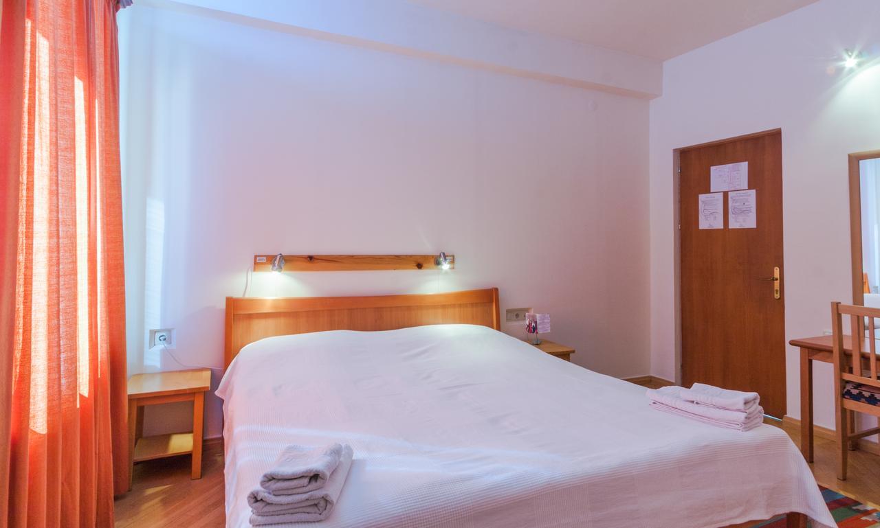 Hotel Mirhav Goris Luaran gambar